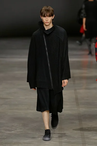 Look 37